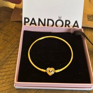 Pandora Radiating Heart Clasp Bangle